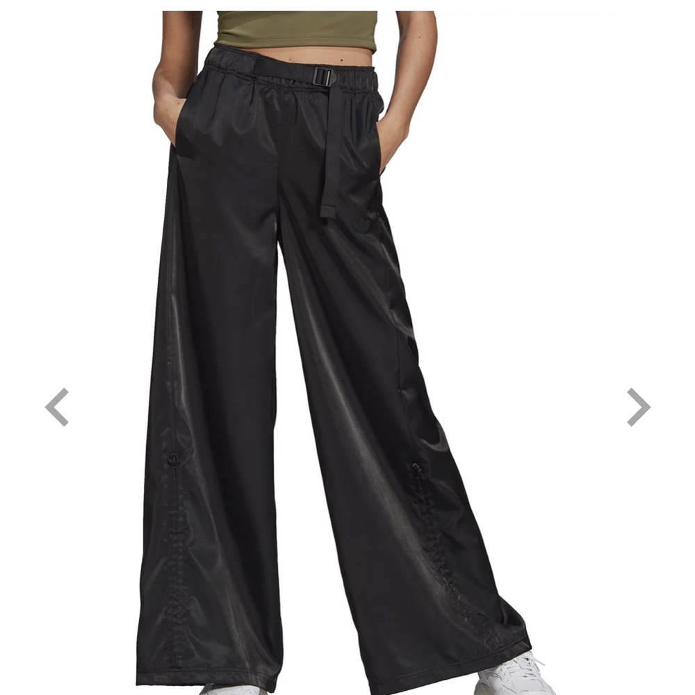NWT Adidas Wide Leg Cargo Pants Black sz Large